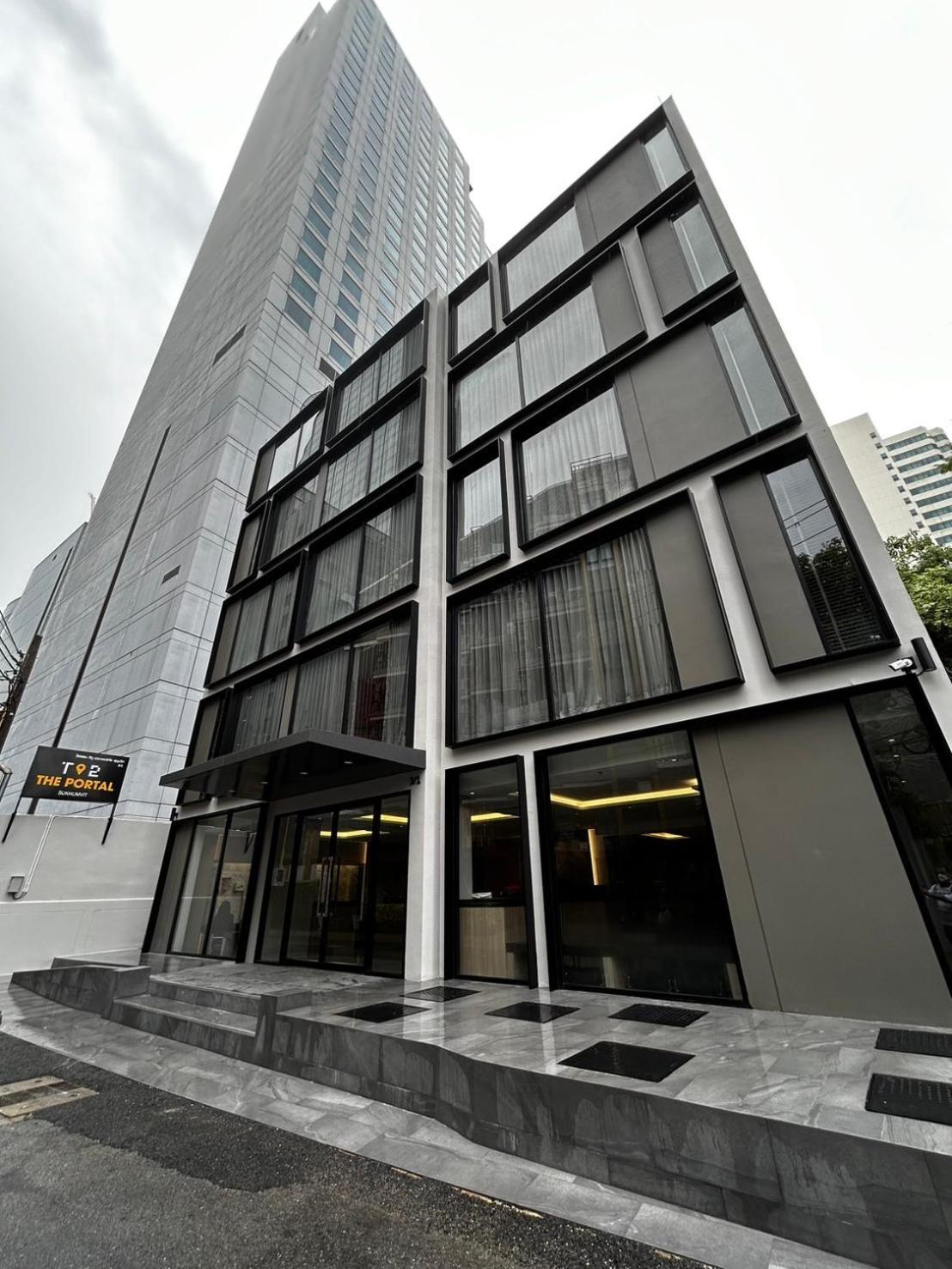 T2 The Portal Sukhumvit Hotel Bangkok Exterior photo