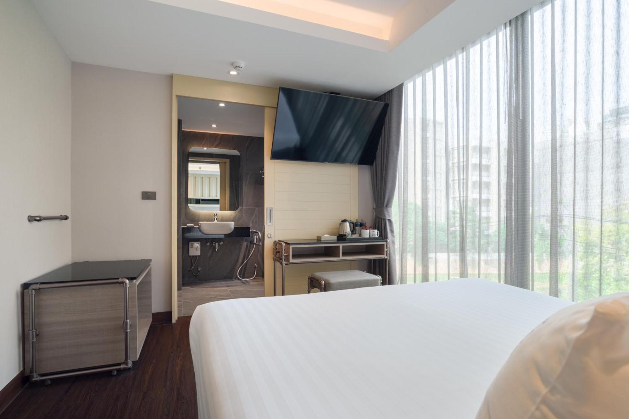 T2 The Portal Sukhumvit Hotel Bangkok Exterior photo