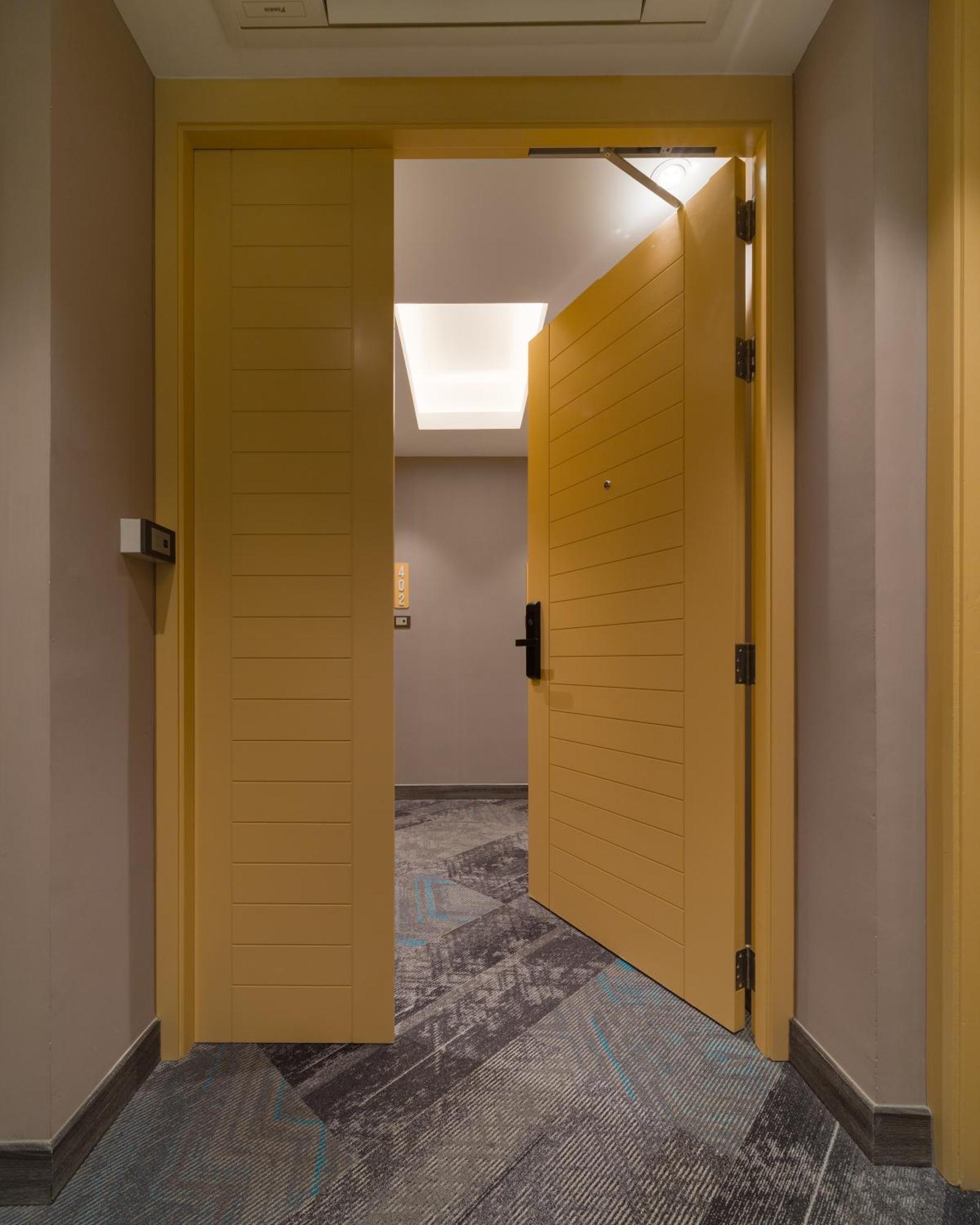 T2 The Portal Sukhumvit Hotel Bangkok Exterior photo